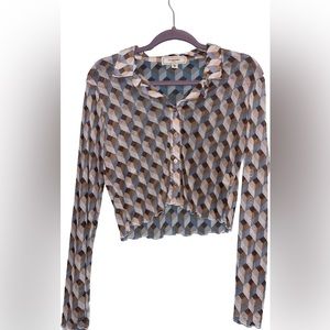 Long sleeve collared cropped button up top